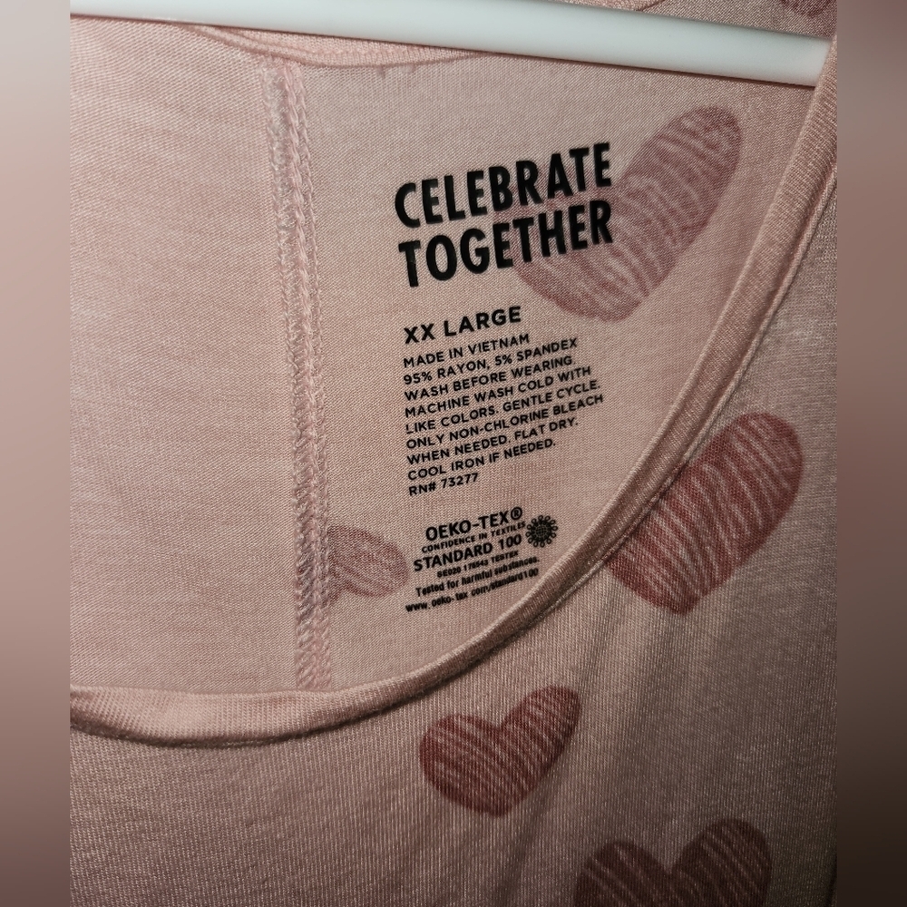 Pink Heart Pattern Tank Top - Picture 2 of 4